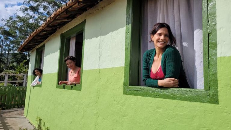 Helena Ranaldi em cena do filme "Cordel do Amor Sem Fim"