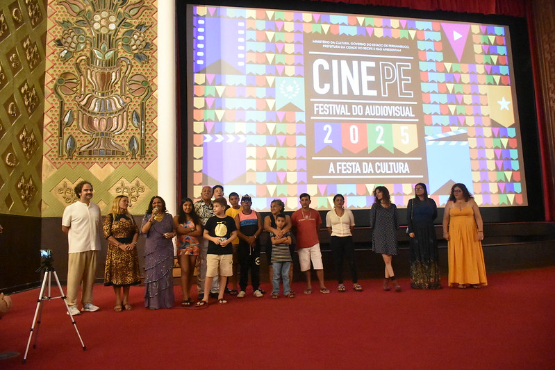 Primeiro dia da Mostra Paralela do Cine PE reúne memórias e reflexões no Cinema São Luiz